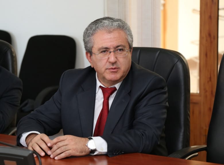 Մակրոնը սկսել է փոխել իր արմատական հակառուսական հռետորաբանությունը. Գարիկ Քեռյան