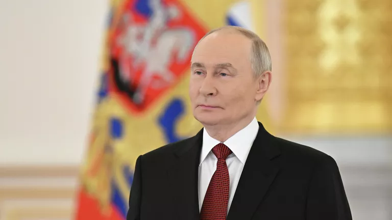 Путин поздравил нового верховного руководителя Ирана с избранием