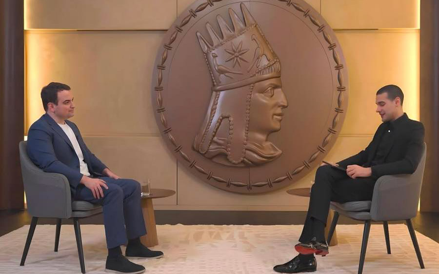 Նարեկ Կարապետյանի հարցազրույցը ամերիկացի աշխարհահռչակ բլոգեր Մարիո Նավֆալին