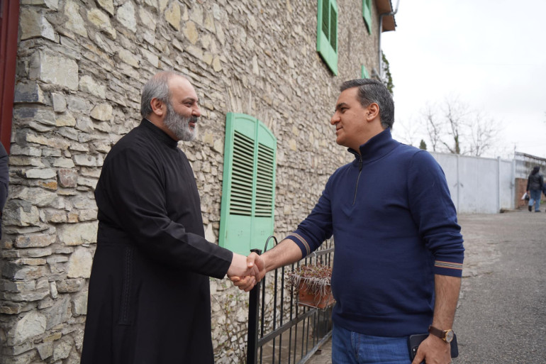 «Դու վախկոտ ես, տղամարդու խոսք չունես»․ ինչու էր Բագրատ Սրբազանը կշտամբել Թաթոյանին