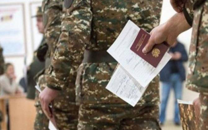 11 հազար դոլարի դիմաց զինվորին 3 տարով տարկետում են տվել. ՊՆ պաշտոնյա անձին մեղադրանք է առաջադրվել. Արմլուր