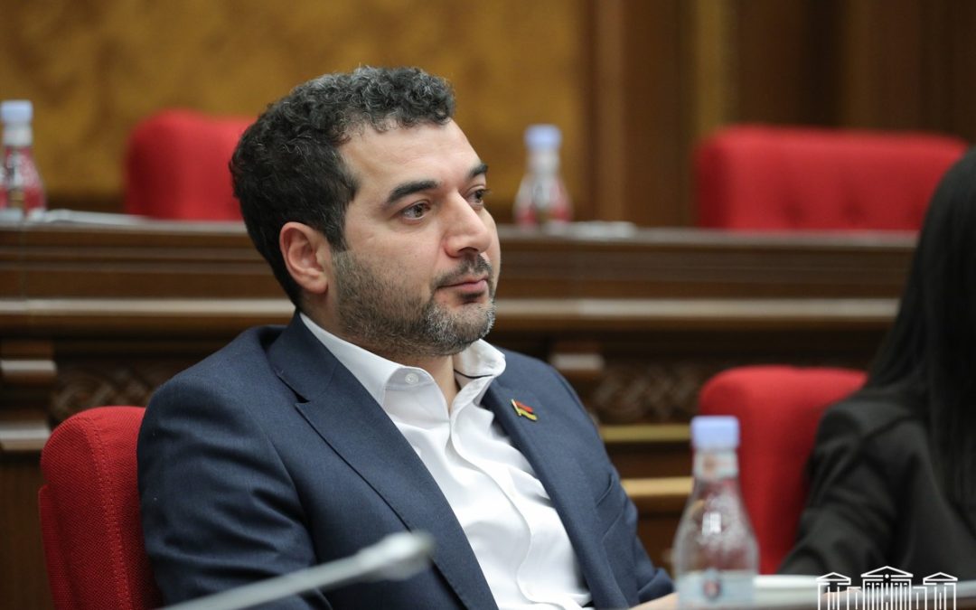 Պարզվում է՝ աներձագը հատուկ սեր ունի պետհամարանիշների հանդեպ․ «Հրապարակ»