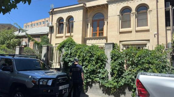 Փորձում են խլել Բագրատ սրբազանի տունը․ դատախազությունը հայց է ներկայացրել դատարան