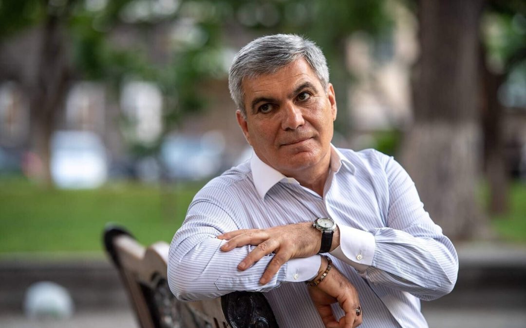 Դու, Քոչարյանի 1% արած դրածը չունես, այ կլոուն. քոմենթներ՝ Արամ Սարգսյանին