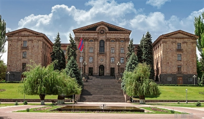 ԱԺ կին պատգամավորներն ու աշխատակիցները Մարտի 8-ի առթիվ պարգևավճարներ են ստացել