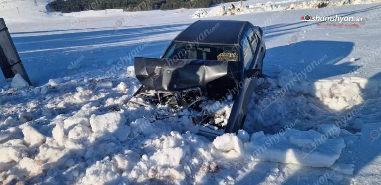 Մարգարա-Վանաձոր-Տաշիր ավտոճանապարհին «Mercedes»-ը հայտնվել է դաշտում՝ բախվելnվ ձնակույտերին. կան վիրավորներ