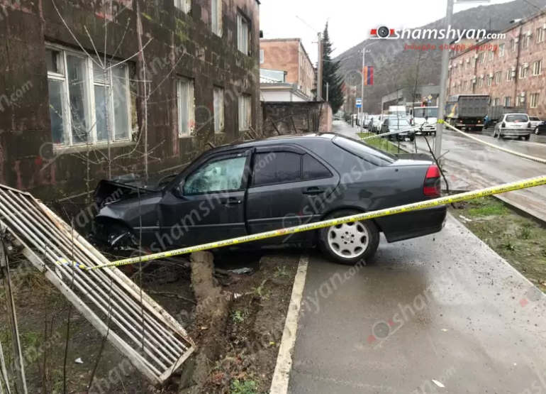 Կապանում բախվել են «Toyota»-ն և «Mercedes»-ը․ կա տուժած