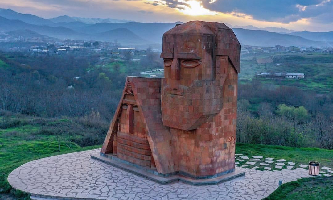 Արցախի «Մե՛նք ենք մեր սարերը» հուշարձանը գտնվում է ոչնչացման վտանգի տակ․ ահազանգ