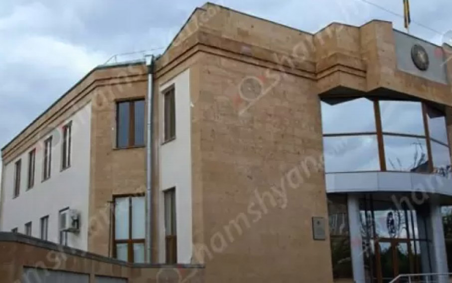 Լարված իրավիճակ՝ Չարենցավանի դատարանում. դատարան են ժամանել մեծ թվով իրավապահներ