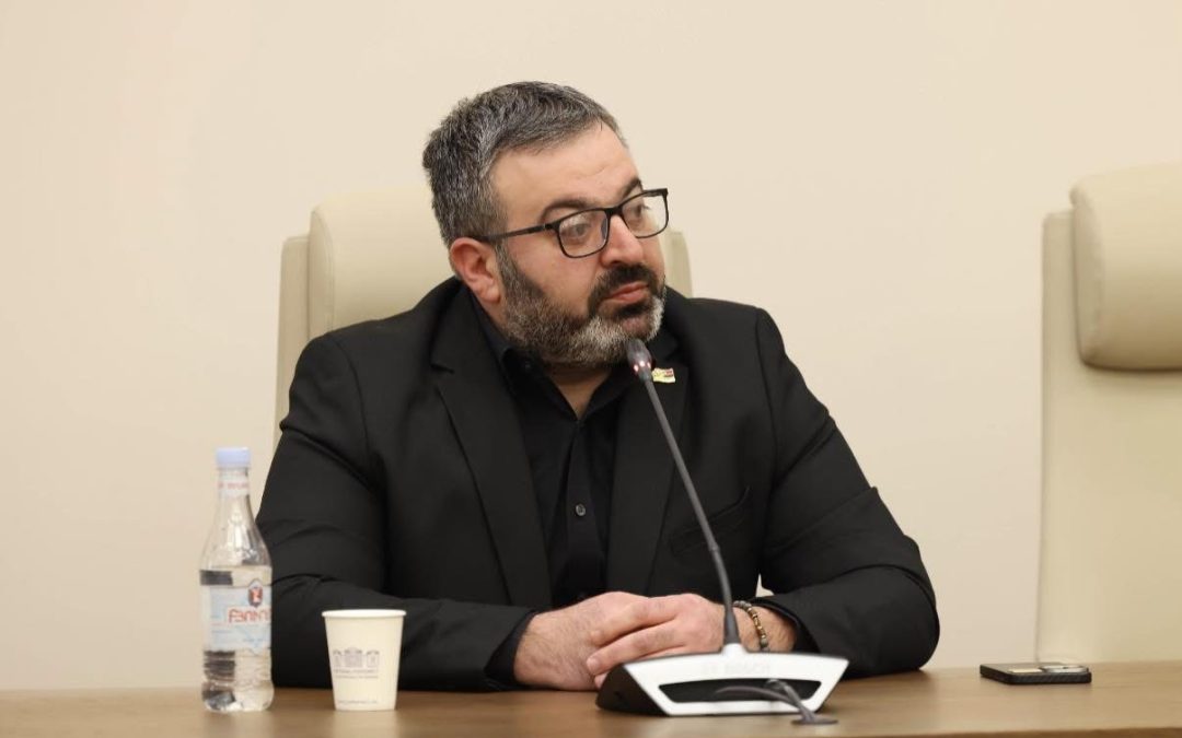 Միայն կարողանում են քանդել, հանձնել, սպառնալ սեփական ժողովրդին, տուգանել ու կալանավորել․ պատգամավոր