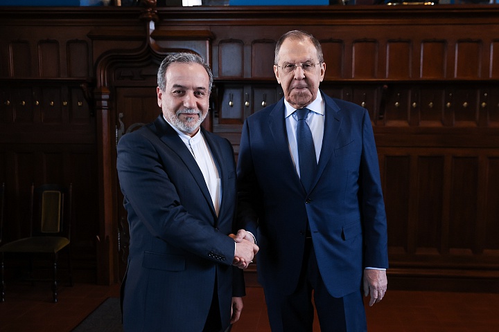 Արաղչին հեռախոսազրույց է ունեցել Սերգեյ Լավրովի հետ