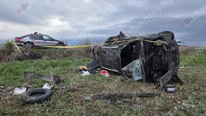 Երասխի ճանապարհին «Hyundai»-ն կողաշրջված հայտնվել է դաշտում․ վիրավորներից մեկին տեղափոխել են Երևան