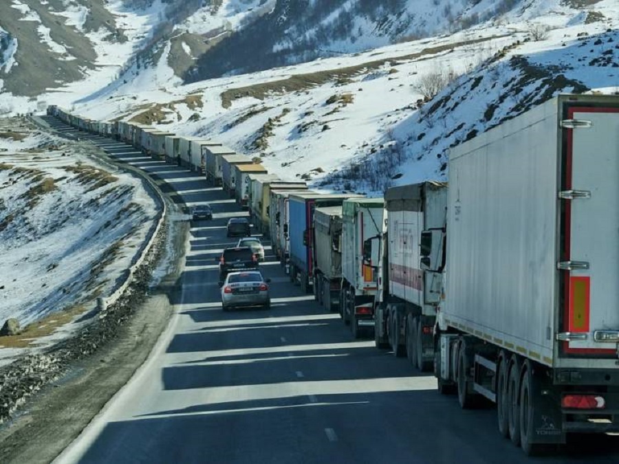 Լարսը փակ է բոլոր մեքենաների համար