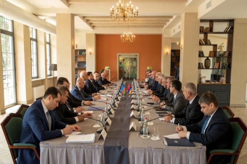 Ереван и Баку согласовали тексты руководств по демаркации