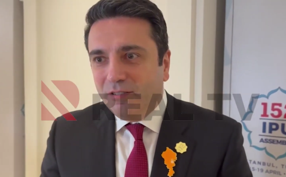 Բարեբախտաբար, մեր ժողովուրդների միջև այդ մութ էջն արդեն մնացել է անցյալում. Սիմոնյանը հարցազրույց է տվել ադրբեջանական ալիքին