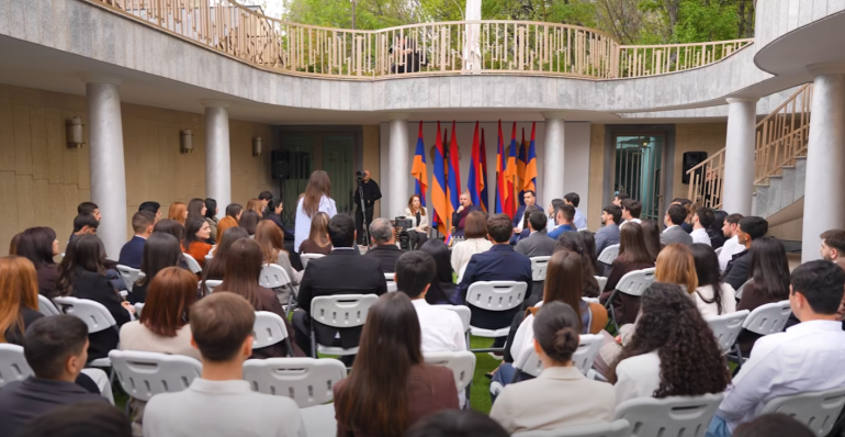 Պետք է ամեն ինչ անենք, որ երիտասարդները ունենան լավ կրթություն ու արժանապատիվ աշխատանք. Սամվել Կարապետյան
