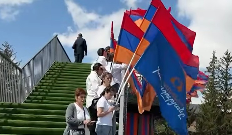 Տոտալ վարչական ռեսուրս կիրառելով՝ վարչական ռեսուրս են… ատո՞ւմ. «Փաստ»