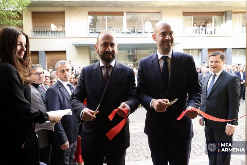 Ֆրանսիացիներն էլ են զարմացել՝ դեսպանատան բացմանը ֆրանսահայերը չեն եղել. «Հրապարակ»