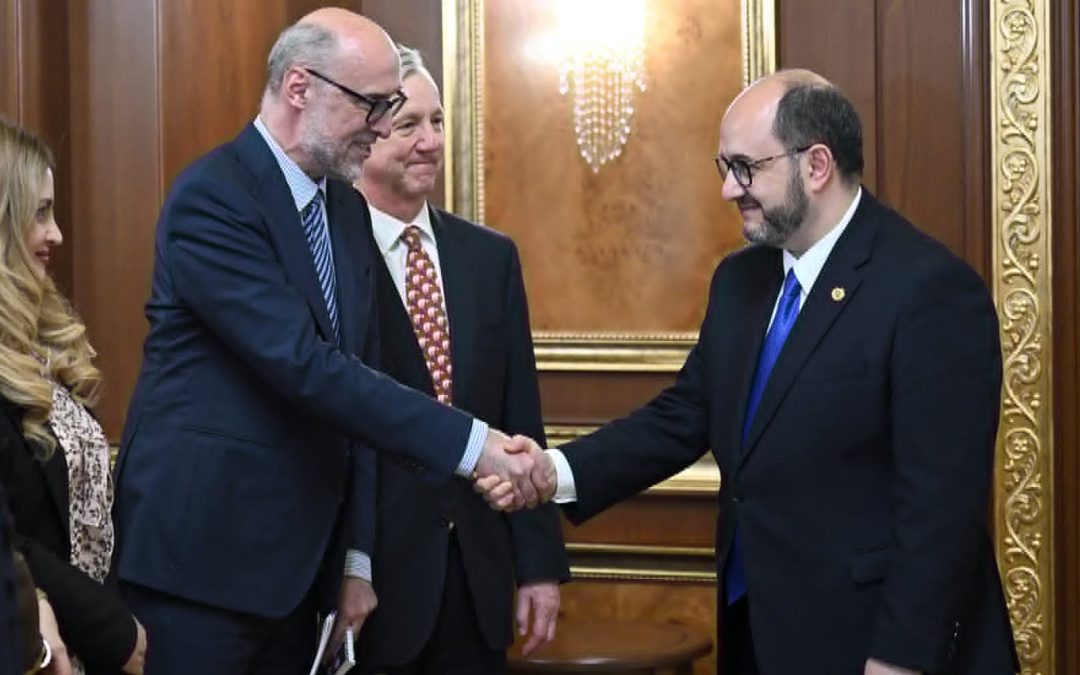 Վարչապետի աշխատակազմի ղեկավարը չարաշահում է իր դիրքը․ «Հրապարակ»