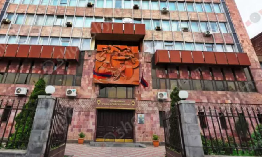 Վիճաբանություն և ծեծկռտուք՝ Երևանում. իրար վրա զենք են պահել