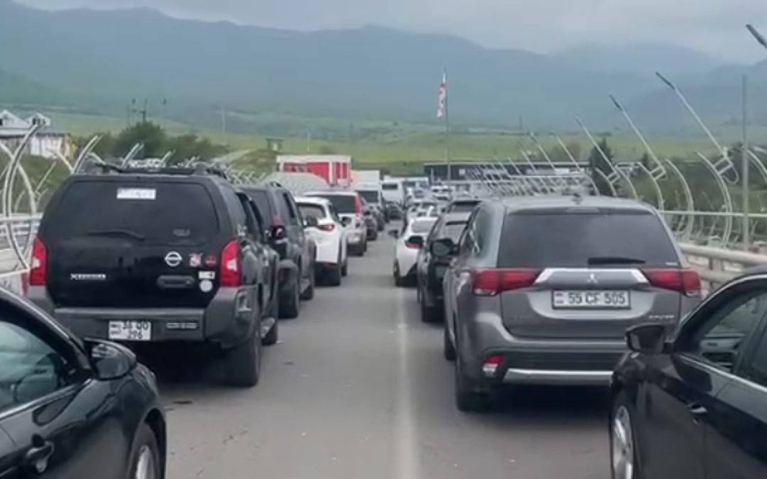 Հայ-վրացական սահմանին մեծ հերթեր են