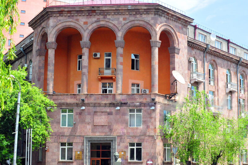 Բրյուսովի համալսարանում լարվածությունը չի մարում․ դասախոսները՝ թիրախում․ «Ժողովուրդ»