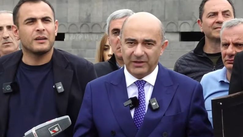 Փաշինյանը սկսել է 2021-ի նույն տինտիրիտները, տեղը նեղն է. Մարուքյան