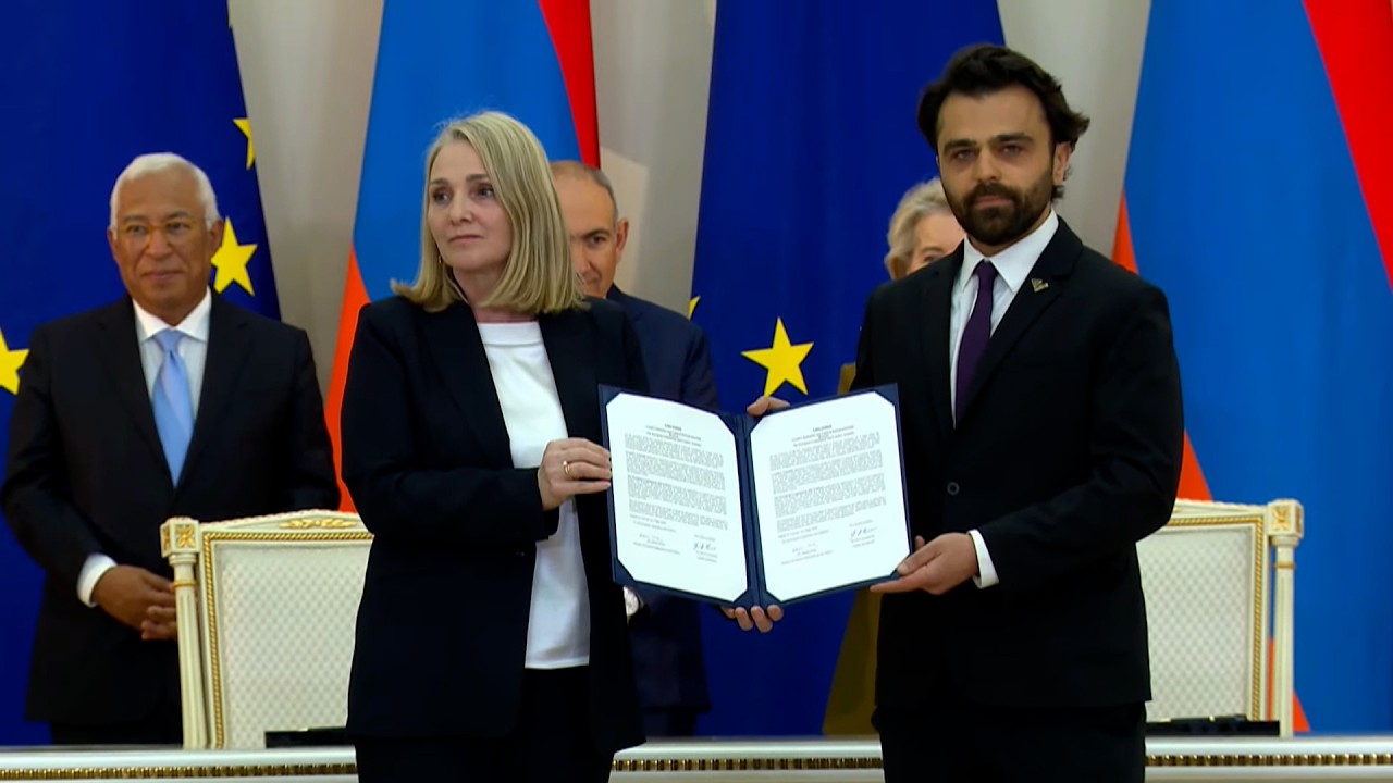 «Մենք ենք մեր սարերը» կրծքանշանը՝ ՀՀ-ԵՄ գագաթնաժողովին