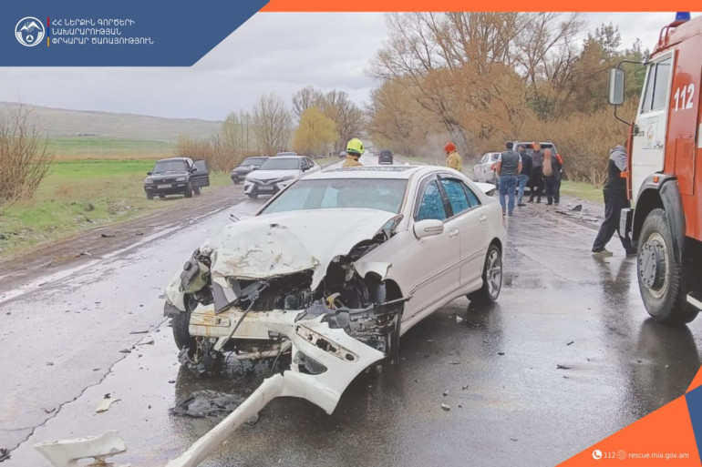 Մարտունի-Գավառ ավտոճանապարհին բախվել են «Mercedes-Benz»-ը և «GAZ»-ը․ 5 վիրավոր կա
