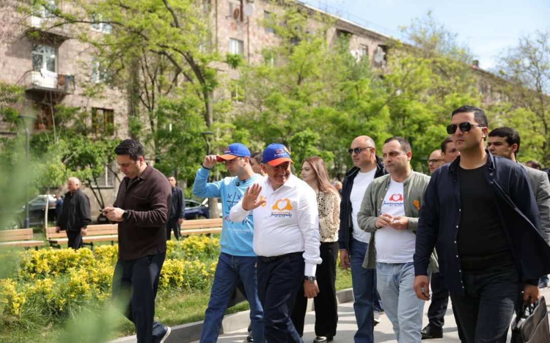 Փաշինյանը թիմում միայնակ է. չկա կողքին մեկը, որ հարվածն իր վրա վերցնի․ «Ժողովուրդ»
