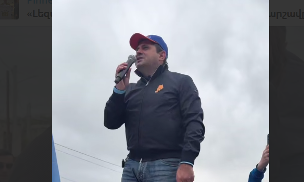 Պապիկյանը ուղիղ եթերում հրահանգ տվեց իրավապահներին՝ ՔՊ-ին մերժող ժողովրդի ձայնը լռեցնել