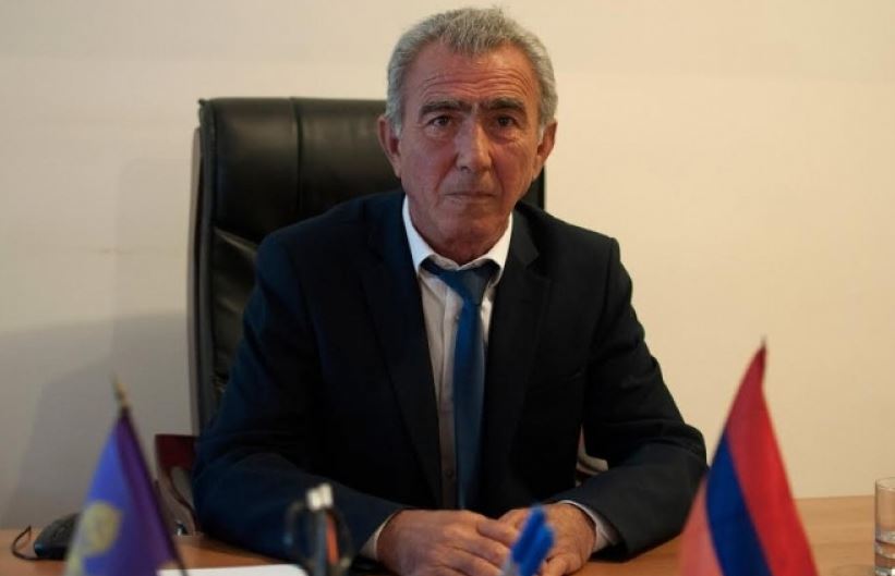Վեհափառի եղբայրն ու եղբորորդին տնային կալանքից ազատ արձակվեցին