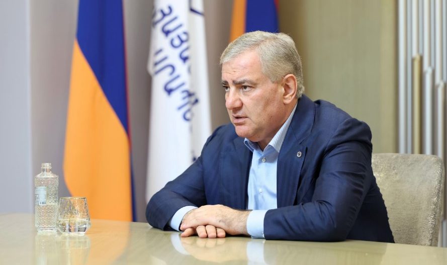 Սպասում են Սամվել Կարապետյանի հրավերին․ «Հրապարակ»