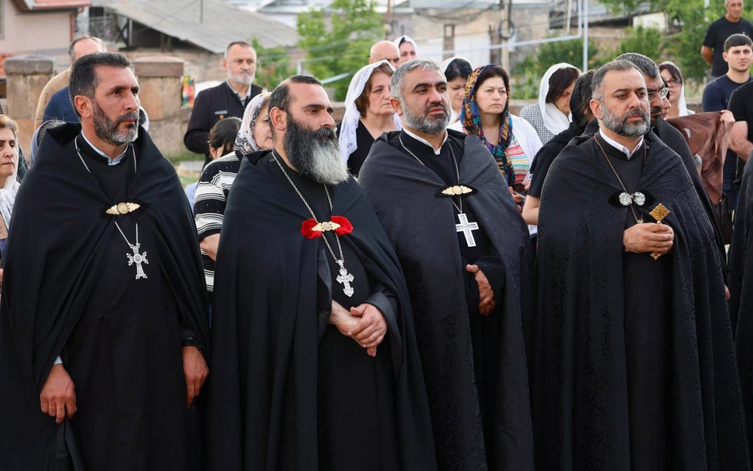 Սերմը աղոթքի, սիրո, փորձություների, նույնիսկ ապիկար մարդկանց միջոցով է․ քահանա