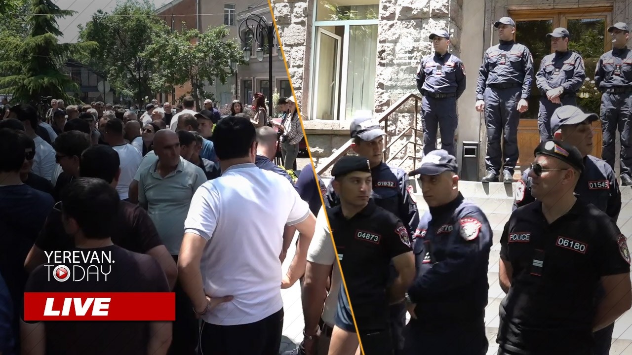 ԱՅՍ ՊԱՀԻՆ | ՈւՂԻՂ | Ընդդիմության բողոքի ակցիան ԿԸՀ շենքի դիմաց