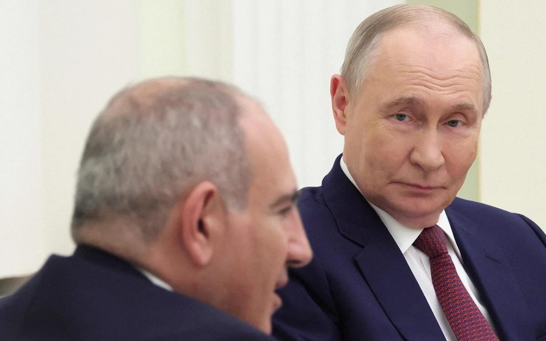 Пашинян после разговора с Путиным занервничал: поручил «из кожи вон вылезти» — «Паст»