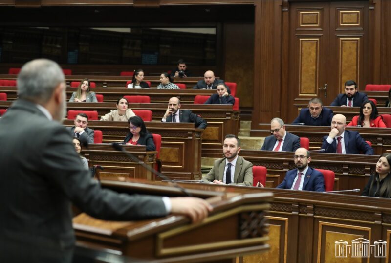 ՔՊ-ն փոխում է պատգամավորների երդման տեքստը՝ Փաշինյանի ճաշակով․ «Հրապարակ»