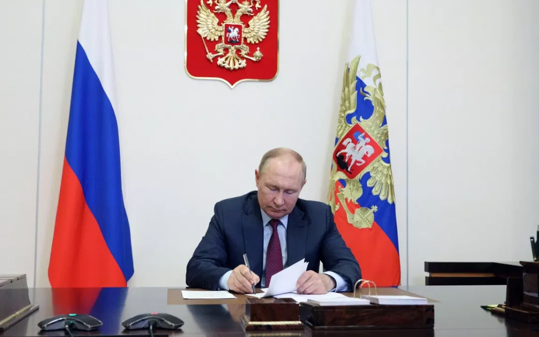 Путин подписал пакет законов о мигрантах
