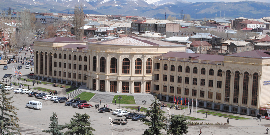 Իշխանությունը դեսանտ է իջեցրել Գյումրու համայնքապետարանում․ «Հրապարակ»