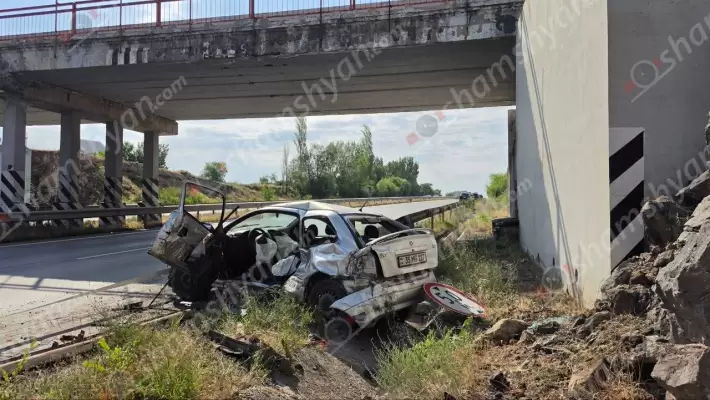 Գյումրի-Երևան ավտոճանապարհին բախվել են «Mercedes»-ը և «Opel Astra»-ն․ կա վիրավոր
