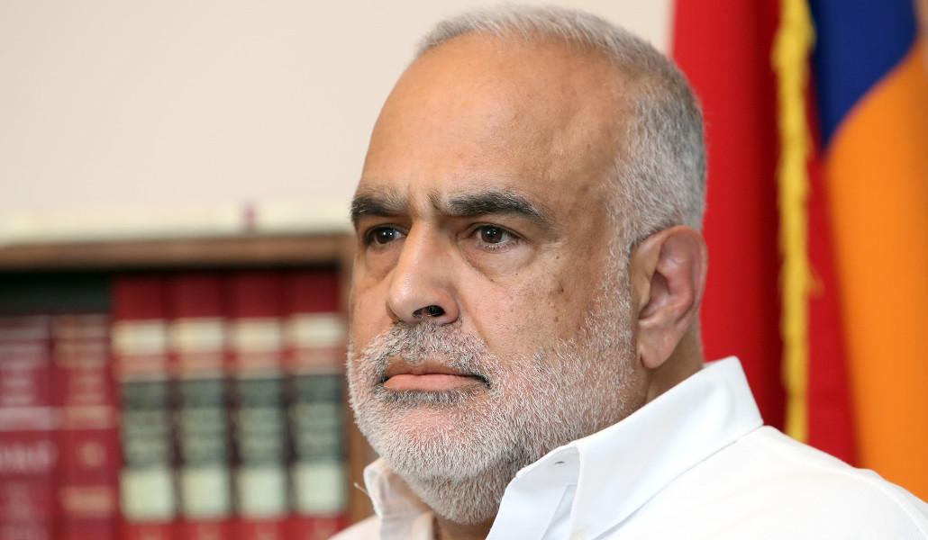 Մեր աչքի առջև Երևանը դարձել է Բաքվի քույր քաղաքը․ Րաֆֆի Հովհաննիսյան