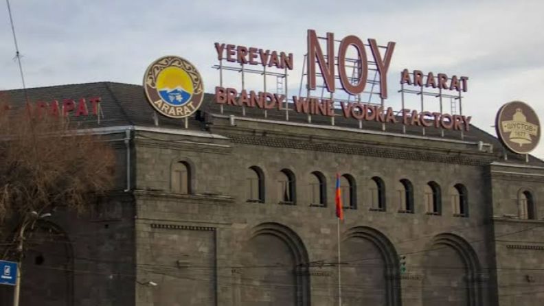 Հերթը հասավ Ծառուկյանին պատկանող «Երևանի «Արարատ» կոնյակի-գինու-օղու կոմբինատին»