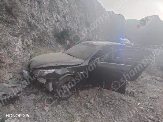 29-ամյա վարորդը «BMW»-ով դուրս է եկել ճանապարհի երթևեկելի գոտուց և բախվել ժայռին․ կա վիրավոր
