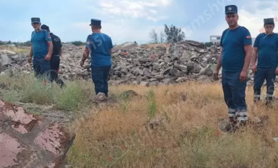 74-ամյա կնոջ մարմինը հայտնաբերել են. հարազատները վիրավորված են Վաղարշապատի ոստիկանների վերաբերմունքից. Շամշյան