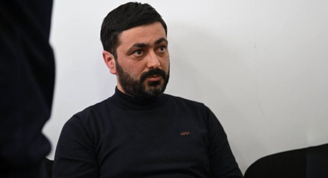«Դո՞ւք եք Կաթողիկոսի փոխարեն գալու ԱԺ առաջին նիստին»․ լրագրողը՝ Արամայիս Թախմազյանին
