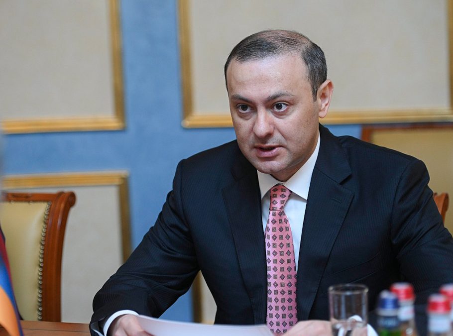 «Քեռիս ճիշտ էր ասում». Նախկին ԱԽՔ-ը հիշել է քեռու խորհուրդները․ «Իրավունք»