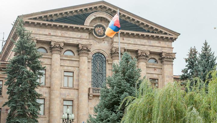 Որ հանձնաժողովներն ում կհասնեն. «Հրապարակ»