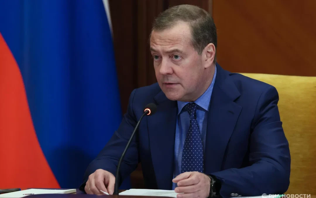 Медведев заявил, что Запад в будущем отвернется от Армении