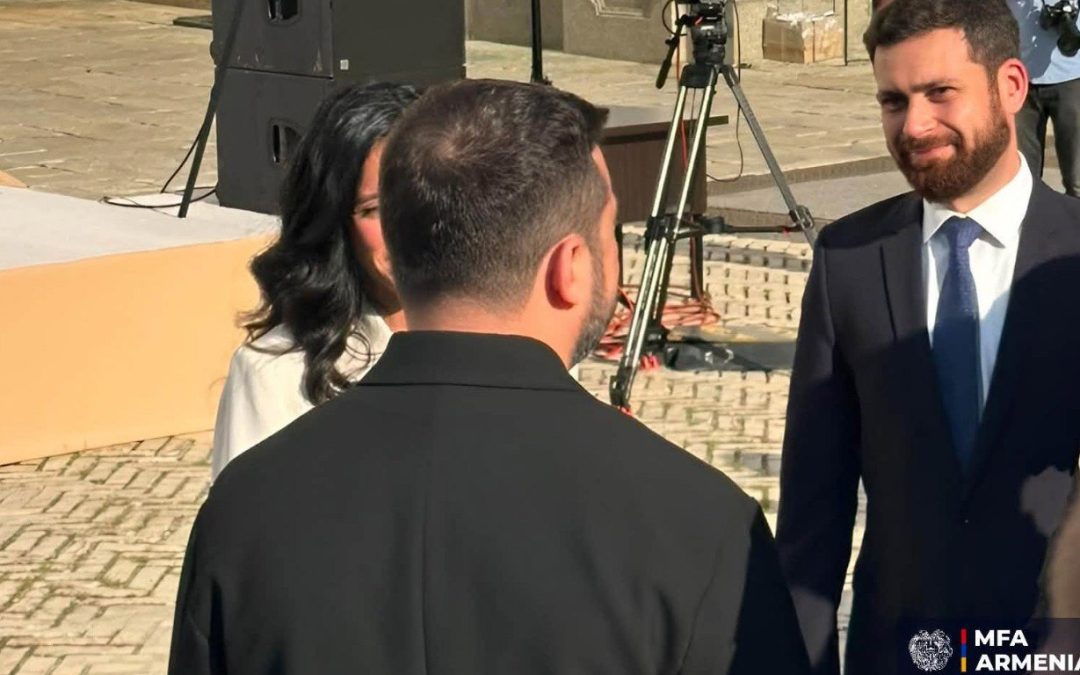 Կոստանյանը Կիևում հանդիպել է Զելենսկու հետ․ քննարկվել են հայ-ուկրաինական հարաբերությունները