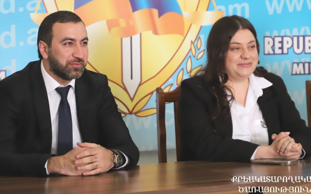 Բերդի պետը գողականներին համբուրելով է բարևում․ «Հրապարակ»